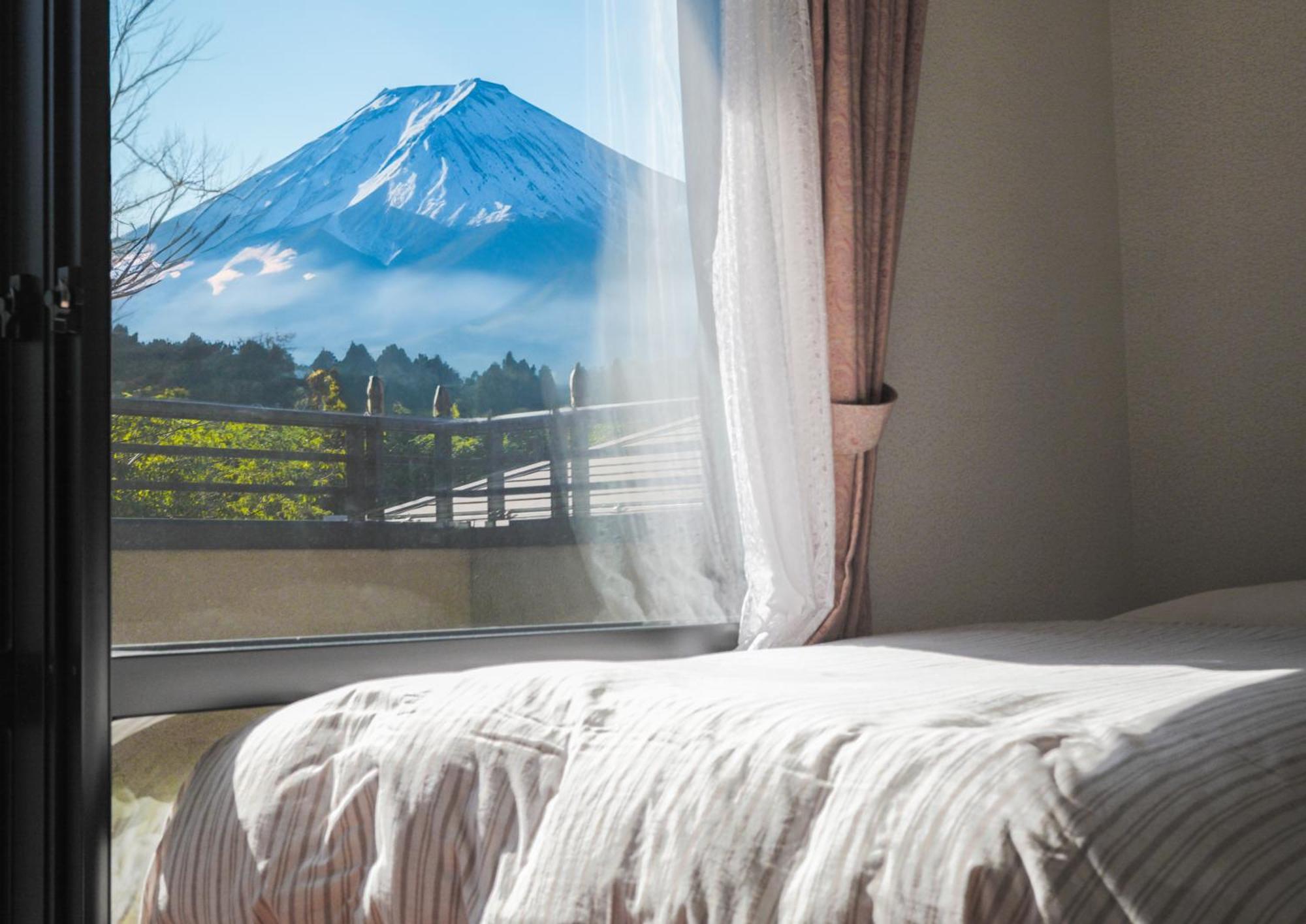 富士の樱house 宝栄 Villa Fujikawaguchiko Exterior foto