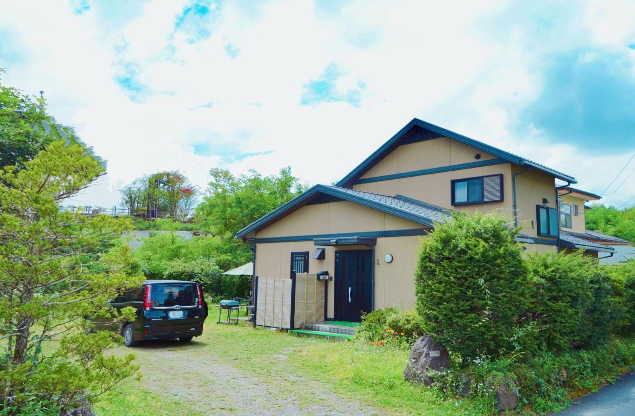 富士の樱house 宝栄 Villa Fujikawaguchiko Exterior foto